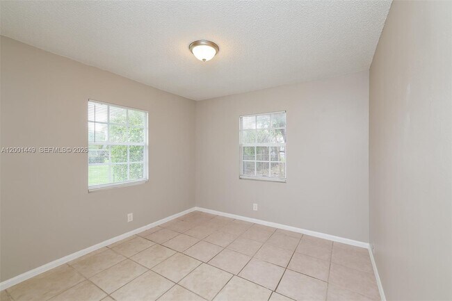 Building Photo - 3637 Ave Montresor