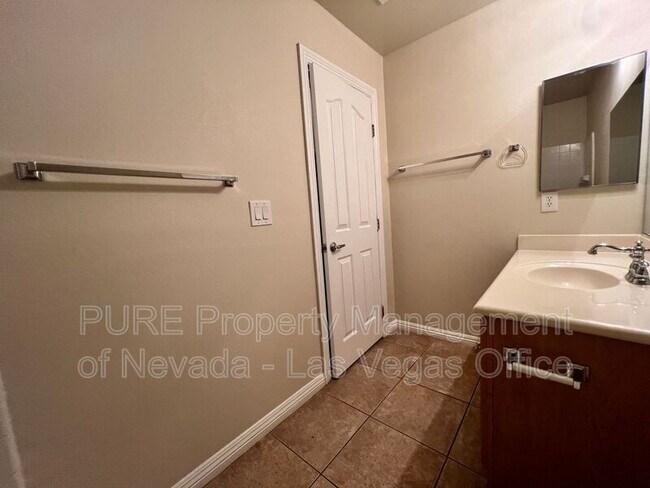 Building Photo - 8809 Horizon Wind Ave
