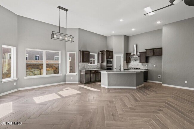 Building Photo - 956 Keenland Ave