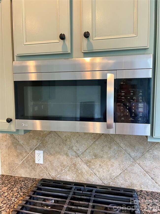 Building Photo - 7856 Lamington Dr