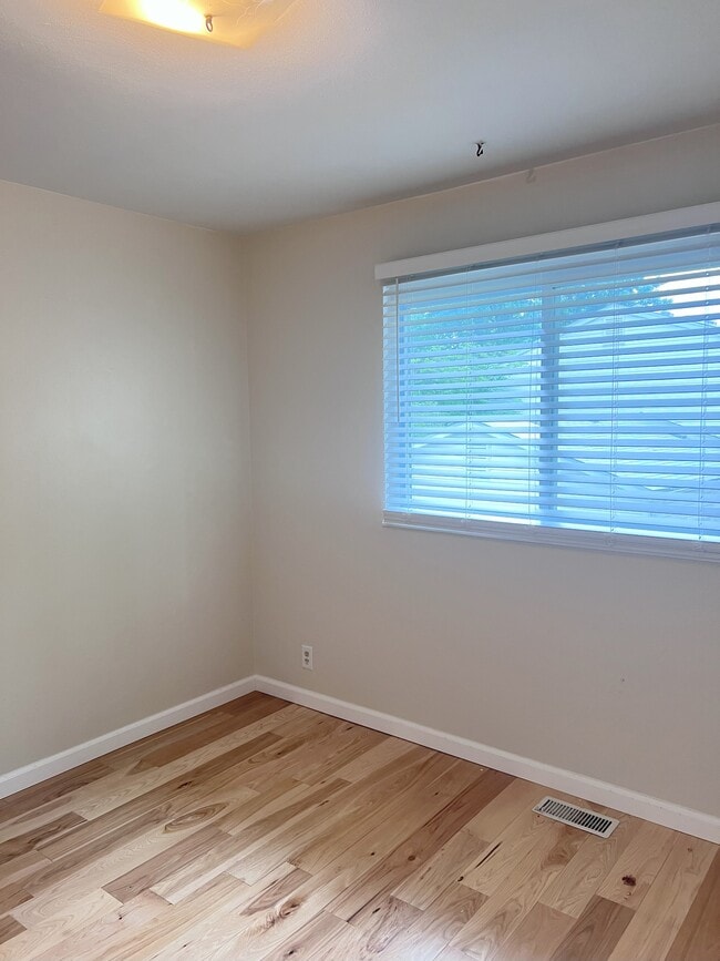 Building Photo - 141 San Angelo Dr