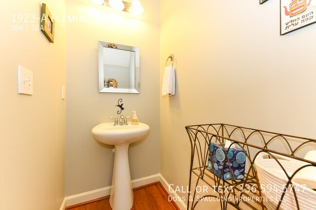 Building Photo - 1923 Fleming Rd