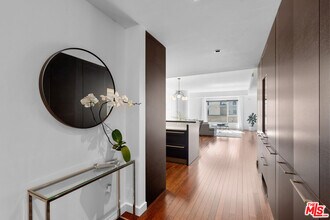 Building Photo - 6250 Hollywood Blvd