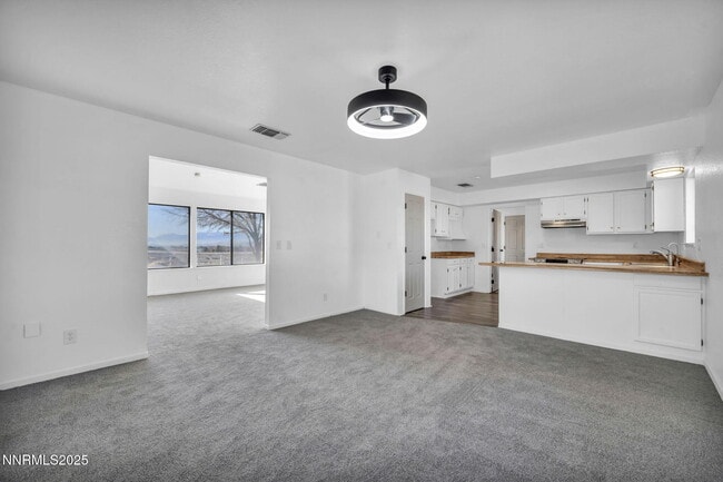 Building Photo - 430 Calle De La Plata