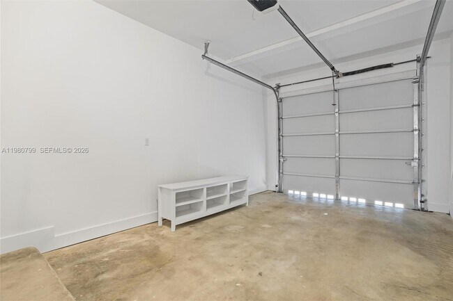 Building Photo - 2786 SW 34th Ave