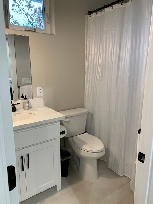 Building Photo - 149 W 21st St