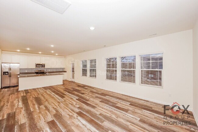 Building Photo - 1531 Antioch Dr