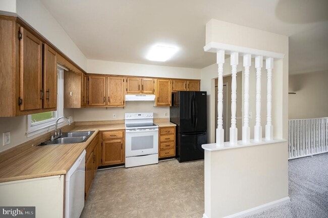 Building Photo - 2111 Mills Dr