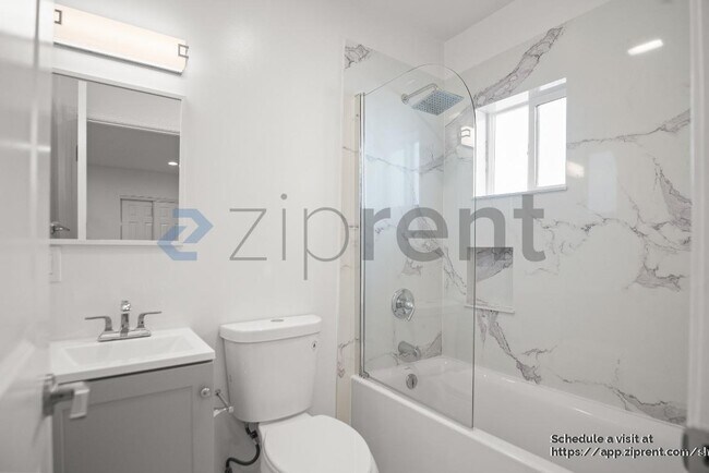 Building Photo - 2906 Adeline St