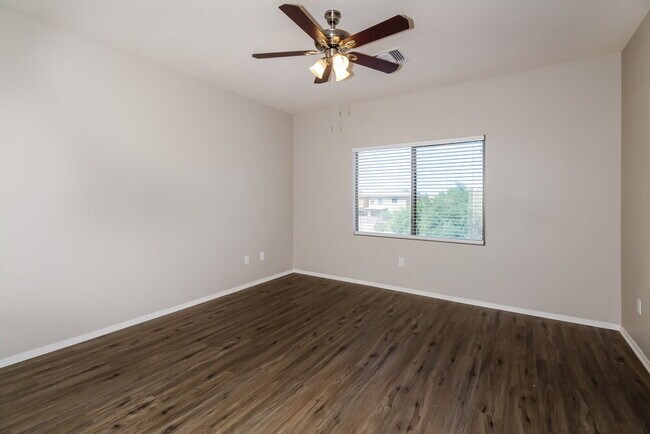 Building Photo - 4149 E Coolbrooke Dr