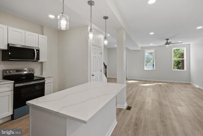 Building Photo - 112 N Hilton St