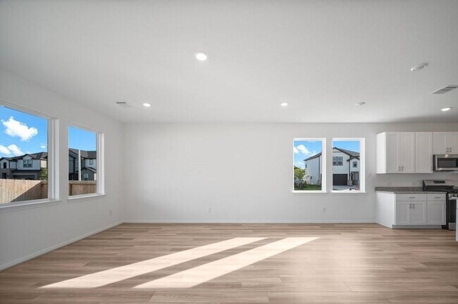 Building Photo - 8002 Horse Hvn Ln