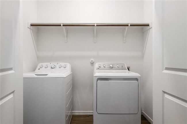 Building Photo - 7109 Spirit Hill Rd