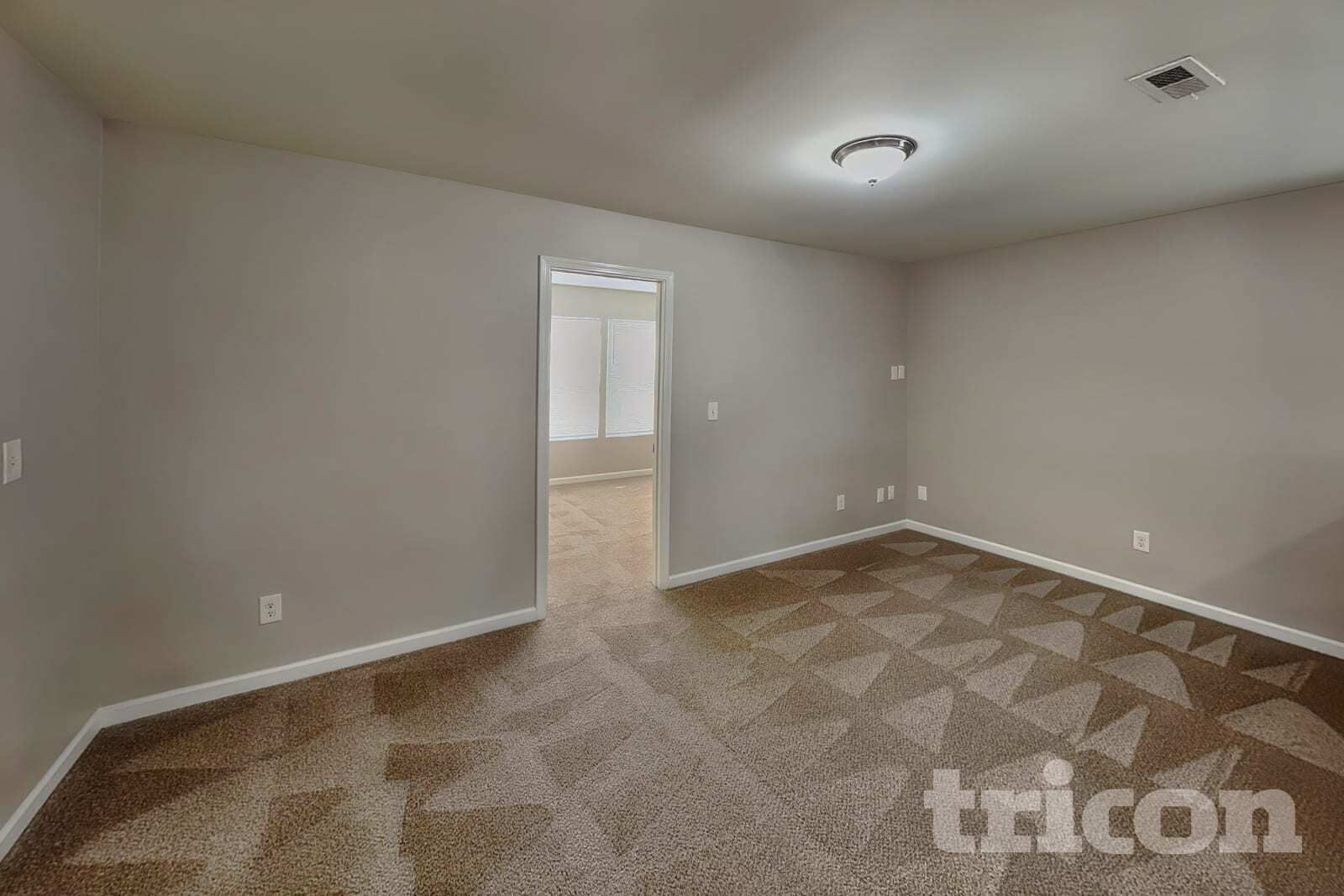 Building Photo - 5633 Idlewild Rd N