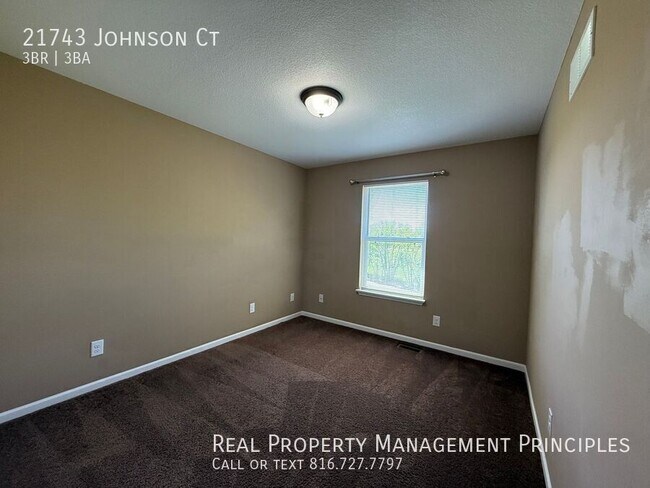 Building Photo - 21743 Johnson Ct