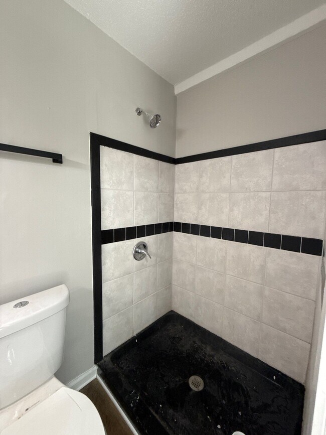 Building Photo - 925 Norris St