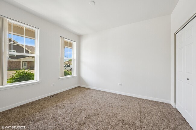 Building Photo - 763 Verandah Dr