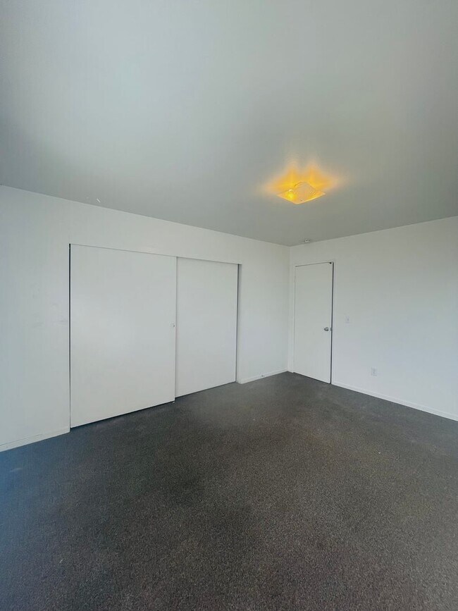 Building Photo - 793