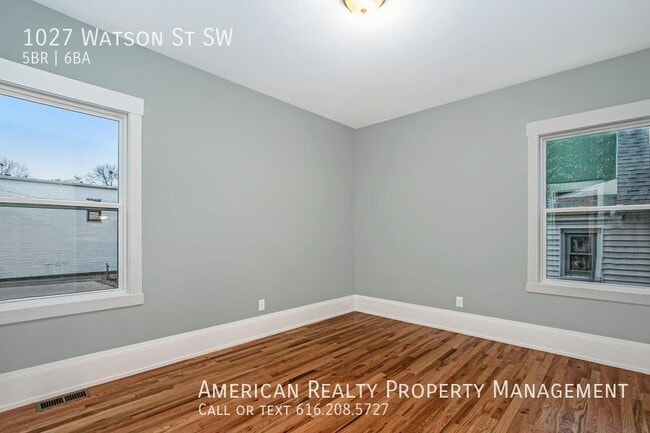 Building Photo - 1027 Watson St SW