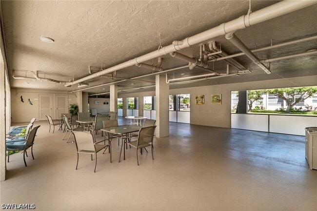 Building Photo - 1020 Swallow Ave