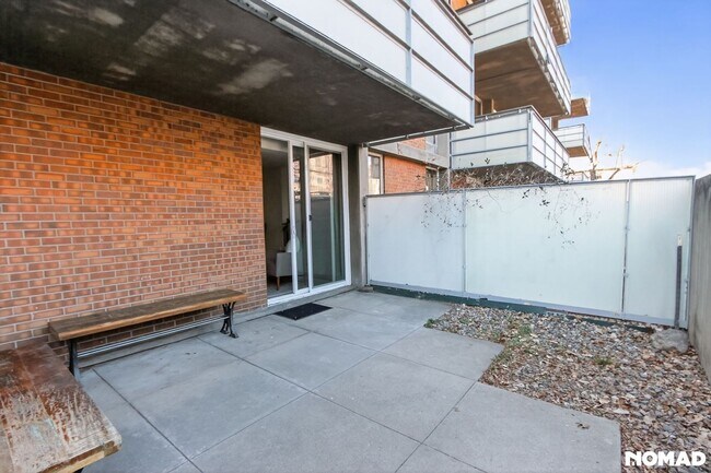 Building Photo - Charming Studio Condo in Denver