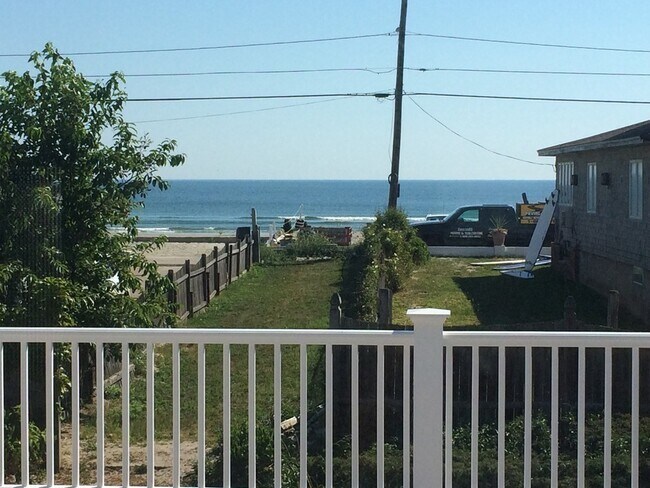 Building Photo - 124 Manomet Ave