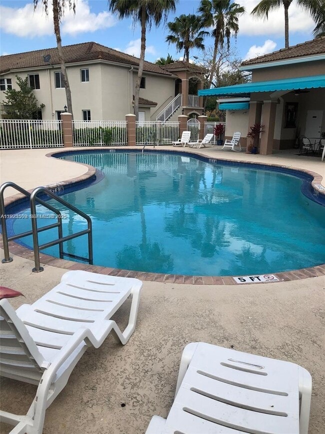 Building Photo - 1240 SE 31st Ct