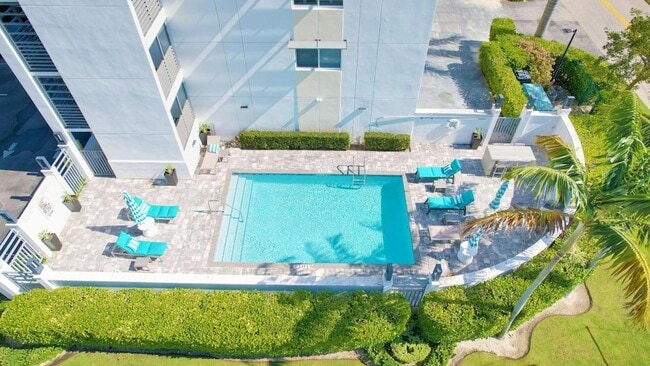 Building Photo - 601 N Ocean Blvd