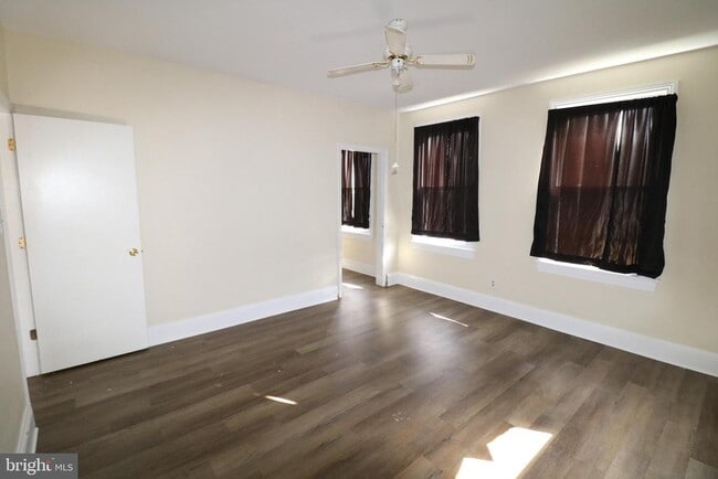 Building Photo - 403 Pennington Ave