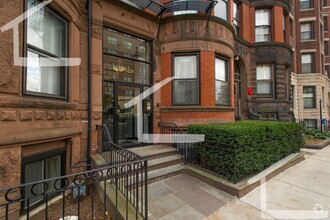 Building Photo - Available June 1st - Back Bay 1Bed / 1Bath...