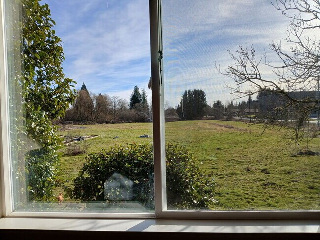 Building Photo - 19105 NE 112th Ave