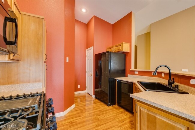 Building Photo - 3508 Hazelnut Pine Pl