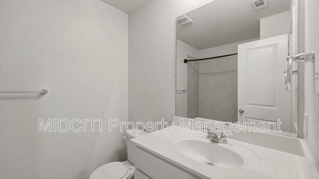 Building Photo - 221 Tule Canyons