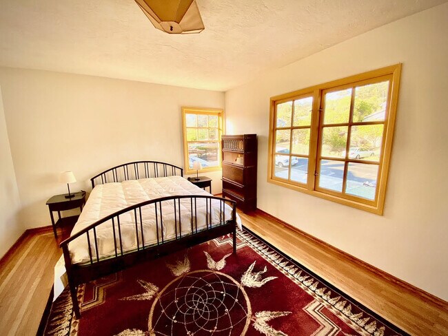 Building Photo - 211 Colusa Ave