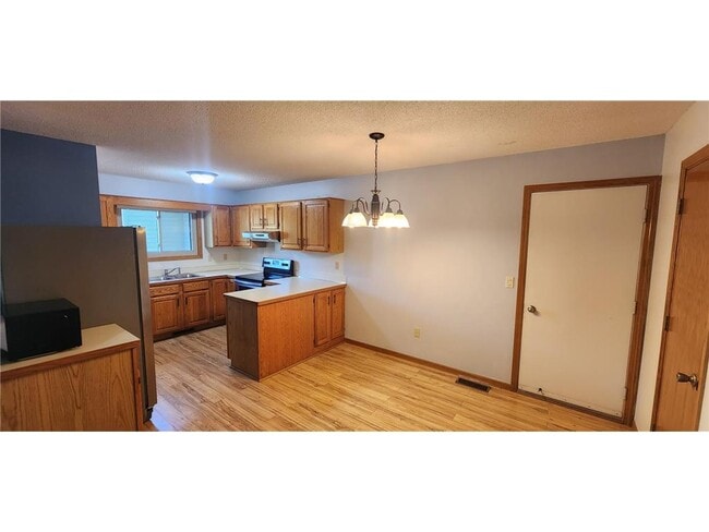 Building Photo - 5505 Orleans Ln N