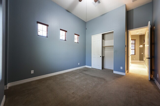 Building Photo - 14214 W Harvard St