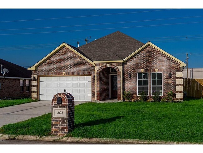 Building Photo - 203 Seacrest Blvd