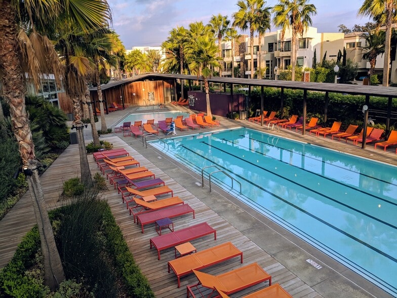 The Resort Swimming pool full access - 2 hot tubs and 2 kiddie pools - 12655 Bluff Creek Dr