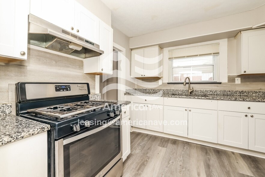 Building Photo - 1936 Litchfield Ave