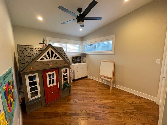 Building Photo - 2 W Ridge Ave