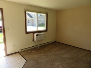 Building Photo - 628 W State St