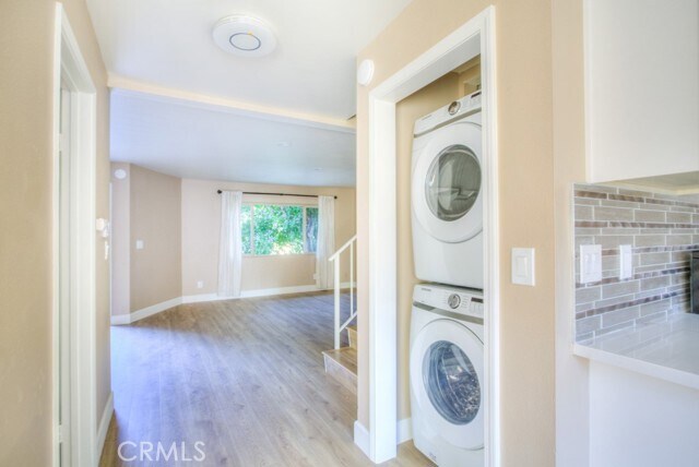 Building Photo - 313 S Almansor St