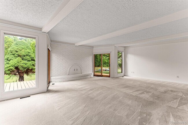 Building Photo - 3312 Palm Aire Ct