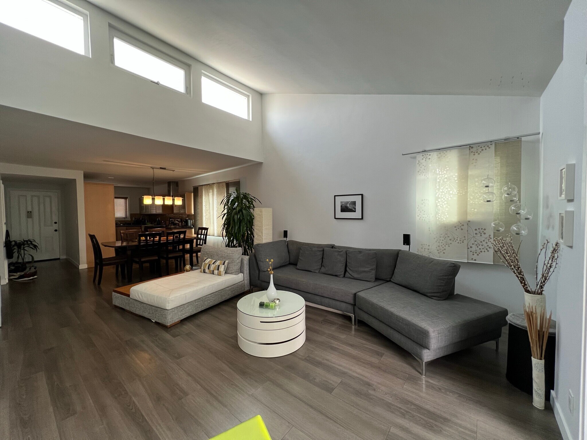 Building Photo - 6151 Canterbury Dr