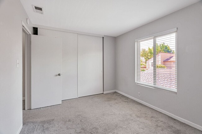 Building Photo - 2 Story Townhome
