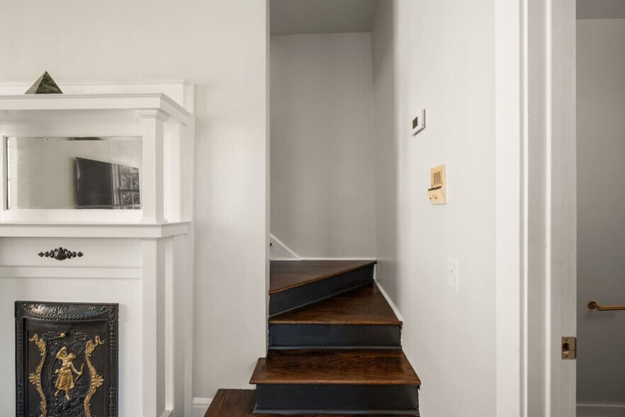 Building Photo - 1326 Broadway