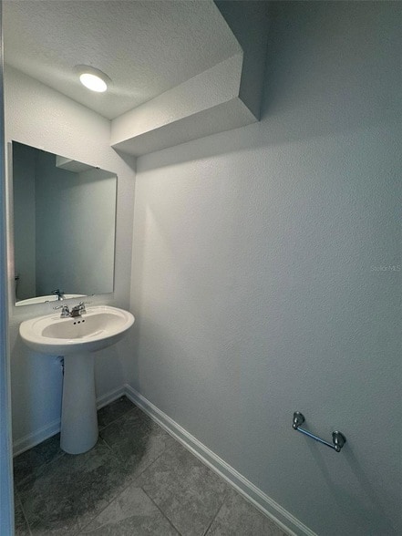 Building Photo - 2700 Skyline Lp