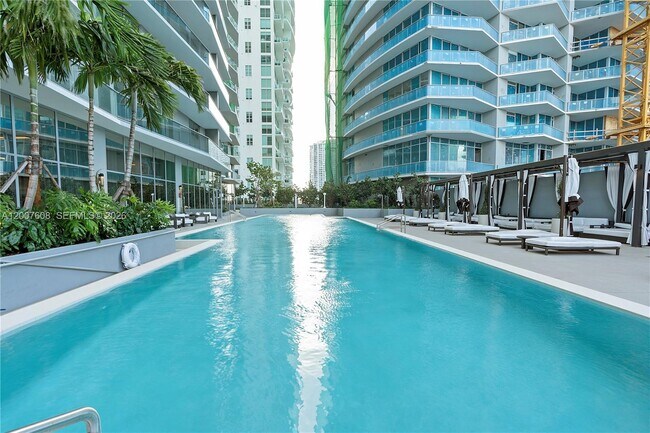 Building Photo - 77 SE 5th St