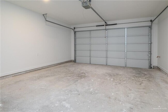 Building Photo - 2629 Warbler Ave