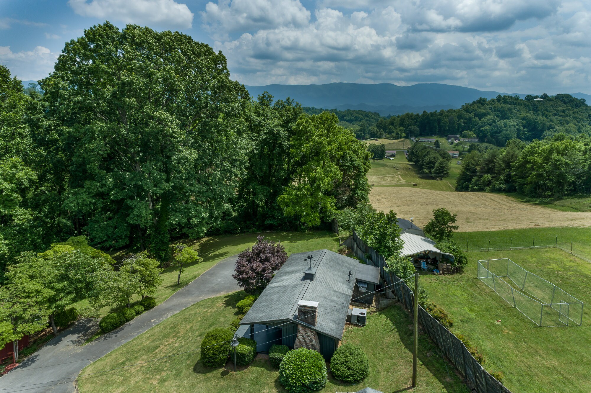 Building Photo - 323 Poplar Hill Ln